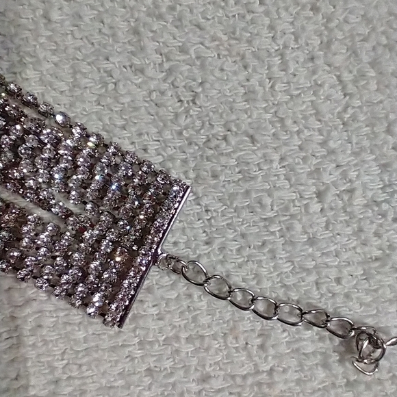 Wide silvertone crystal 🔮 multi row bracelet - Picture 4 of 6